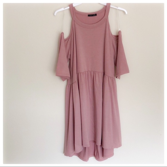 ❤️ONLY 2 left!! Cute blush cold shoulder dress❤️ - Picture 2 of 3